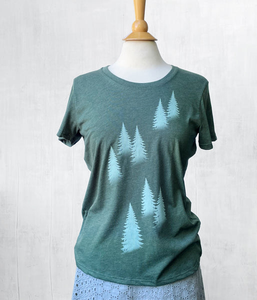 Women's Eco-Friendly Heather T-Shirt with Misty Mountain - Heather Pine Green