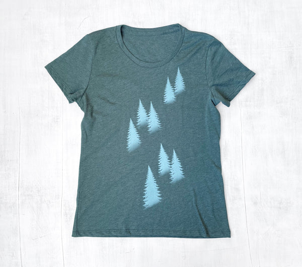 Women's Eco-Friendly Heather T-Shirt with Misty Mountain - Heather Pine Green